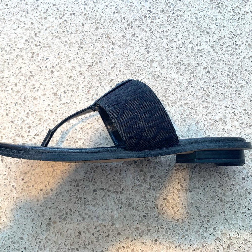 ** SOLD **    Michael Kors Flat Sandals